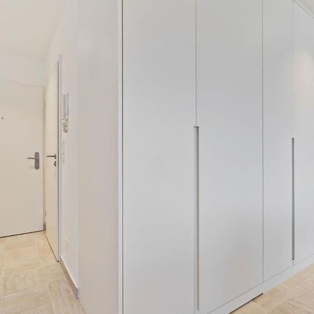 Modern Studio With King Bed, Walk To Attractions Luxembourg Extérieur photo