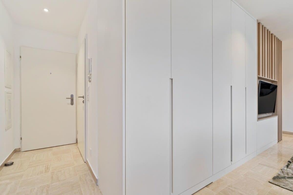 Modern Studio With King Bed, Walk To Attractions Luxembourg Extérieur photo