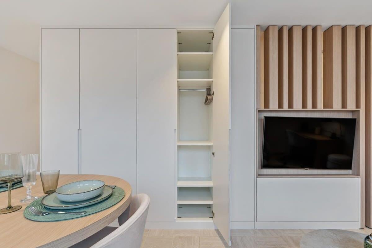Modern Studio With King Bed, Walk To Attractions Luxembourg Extérieur photo